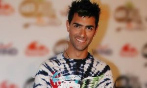J2US: Απίστευτη αλλαγή, δείτε πώς είναι ο Σαρμπέλ – Οργίασε τοTwitter (pics)