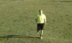 VAR αλά σερβικά: Διαιτητής ρώτησε κάμεραμαν για πέναλτι! (video)