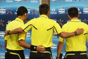 Οι διαιτητές των play out της Football League