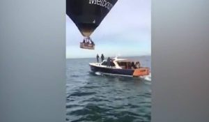 Επιχείρηση διάσωσης επιβατών αερόστατου που πέφτει στη θάλασσα (video)