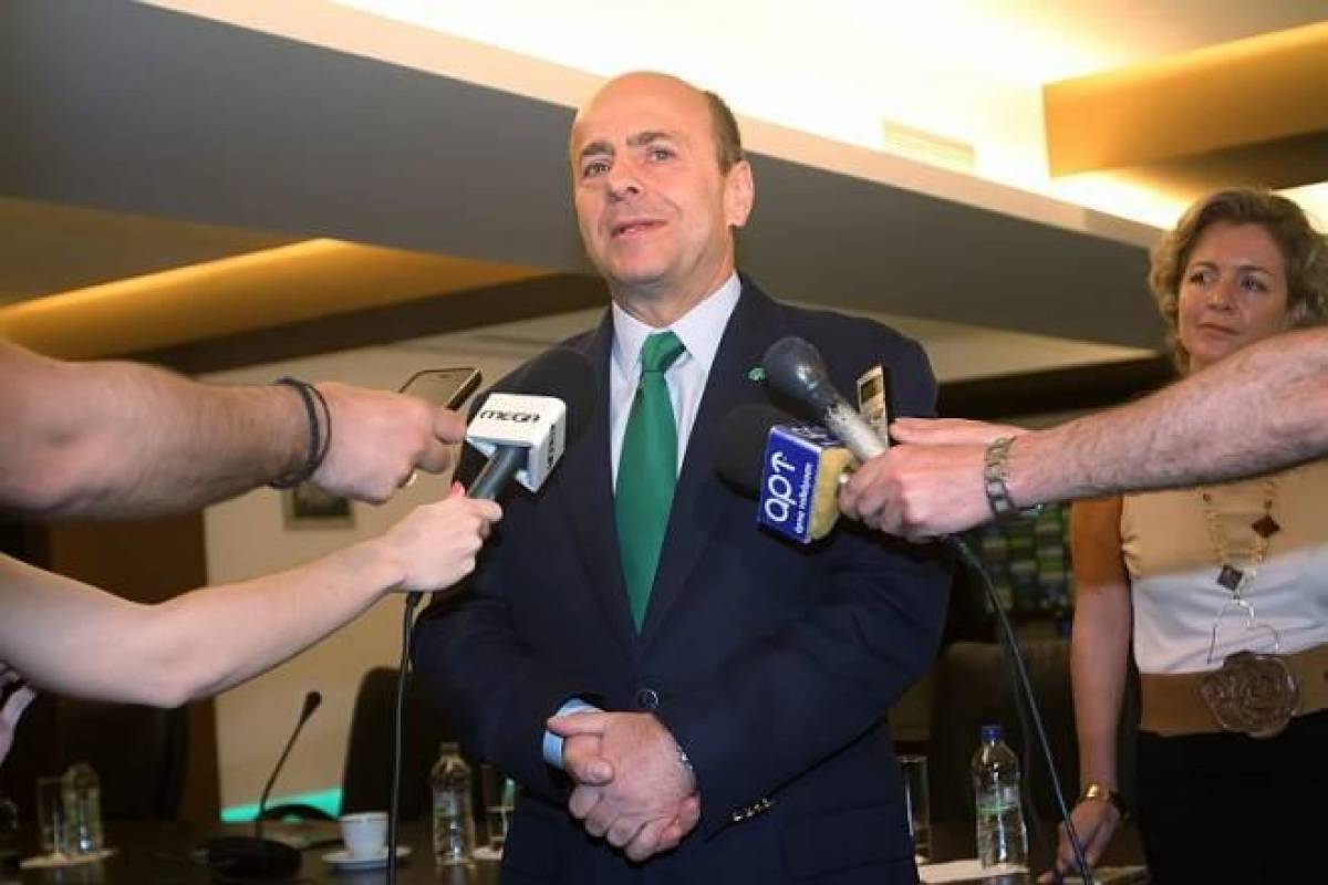 «Πάμε Απήλιον και σε δικά μας γραφεία»