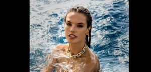Γυμνή… Αφροδίτη η Αλεσάντρα Αμπρόσιο (Photos)