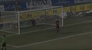 Οι 10 ηρωϊκές επεμβάσεις αμυντικών στο ποδόσφαιρο (Video)