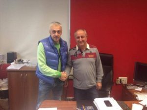 Τύρναβος: Χαραλαμπίδης και επίσημα