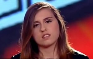 Θυμάστε την Αρετή Κοσμίδου απ’ το «The Voice»; Θα τα χάσετε με την αλλαγή στην εμφάνισή της (photos)