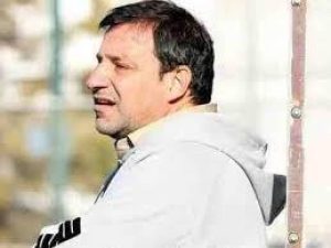 Δόξα Μανωλάδας: Προς παραμονή ο Γκόφας