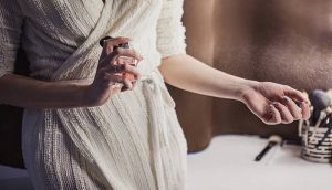 Πώς να κάνεις το άρωμα σου να διαρκέσει όλη μέρα