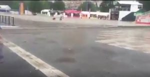 Εγκληματικό τάκλιν από Ρώσο σε οπαδούς άλλης ομάδας (video)