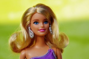 Ρίσκαρε τη ζωή της για να γίνει σαν την κούκλα Barbie – Δείτε το αποτέλεσμα (video)