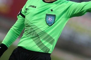 Super League: Απειλή αναβολής από τους διαιτητές