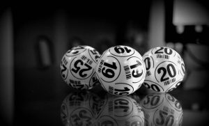 Κέρδισε 95 εκατ. δολάρια από τζακπότ – Έτσι πήγε να εισπράξει (photos+video)
