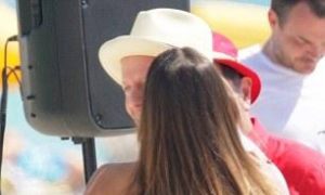 Αυτή είναι η νέα σύντροφος του Μπρους Γουίλις;! (photo)