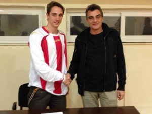 Καρίλ και επίσημα στον Ολυμπιακό Βόλου