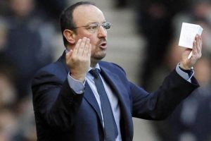 Νάπολι: Κουνάει… μαντήλι ο Μπενίτεθ!