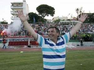 Δύο απουσίες για Τεννέ