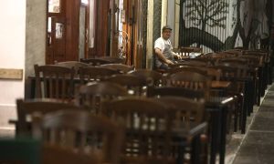 Lockdown: «Βόμβα» – Εισήγηση για κλείσιμο της εστίασης και απαγόρευση μετακινήσεων από νομό σε νομό