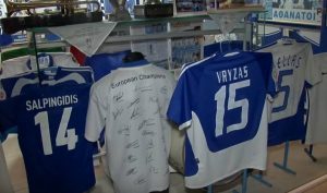 Ο Γαλανόλευκος Φάρος τίμησε τους διεθνείς του ΠΑΟΚ (video)