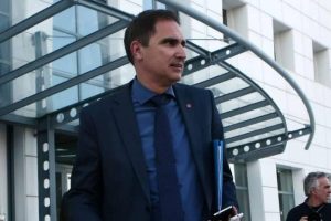 Δεν θέλει να εγκαταλείψει ο Μποροβήλος!