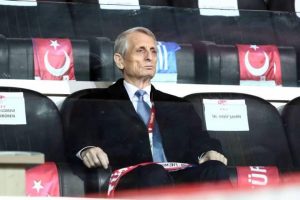 Γιατί βάζουν διαιτητικές τρικλοποδιές στη Σπάρτη;