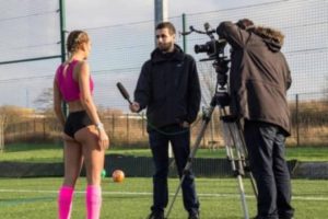 Θα παίζουν μπάλα μόνο με τα εσώρουχά τους (video)