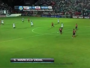 Γκολ από το κέντρο χωρίς φόρα! (video)