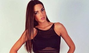 Η πρώην Σταρ Ελλάς.. παίζει στην άμμο! (photos)