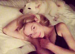 Brelfie: Αυτή είναι η νέα μόδα των… περίεργων (pics)
