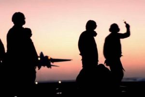 Δείτε το ξανά και ξανά: Το F-14 «σκίζει» τον ουρανό με τους ελιγμούς του (video)