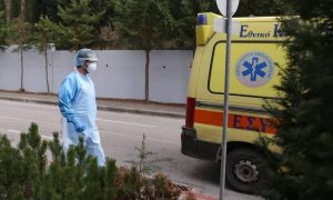 Κρούσματα σήμερα: Σταθερή η επιδημιολογική εικόνα, αισθητή μείωση στους διασωληνωμένους