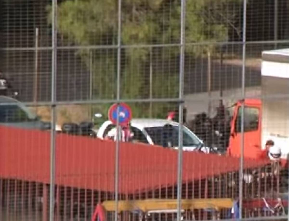 Ξύλο μεταξύ οπαδών Ολυμπιακού - Παναθηναϊκού (video)