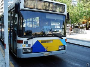 Απίστευτο: Δείτε τι έκανε ο τύπος σε λεωφορείο στη Θεσσαλονίκη! (video)