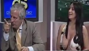 Ιταλίδα παρουσιάστρια είδε το… στήθος να πετάγεται (video)