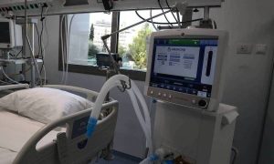 Κρούσματα σήμερα: Δεύτερη σερί μέρα πάνω από 3.000! Νέο ρεκόρ διασωληνωμένων