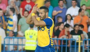 «Αγκαλιά» με Μπελόν ο Αιγινιακός!