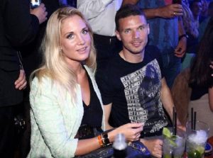 H σύζυγος του Mr Μπερκ με μαγιό (photo)