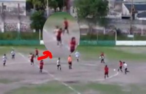 Ποιος είπε ότι δεν παίζουν και οι γυναίκες… ξύλο στο ποδόσφαιρο; (video)
