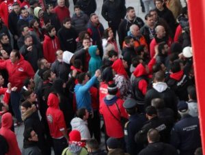 Ολυμπιακός Βόλου: Στα κάγκελα οι οπαδοί – «Βγάλτε τις φανέλες και φύγετε από ‘δω»