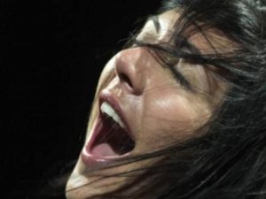 Ο ομαδικός… αυνανισμός θα πάει «σύννεφο» στην Πράγα