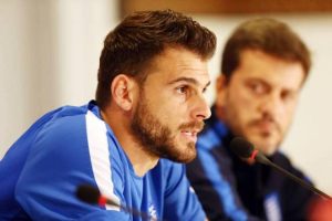 Καρνέζης: «Χρειάζεται προπονητής με προσωπικότητα»