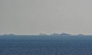 Εικόνα ντοκουμέντο: Το Oruc Reis ορατό με γυμνό μάτι από τη Ρόδο – Γέμισε πολεμικά πλοία η περιοχή