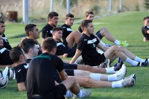 Μπαίνουν στο γήπεδο τη Δευτέρα