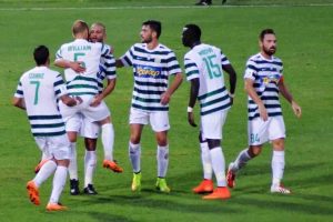 Χόρευε… στη βροχή!