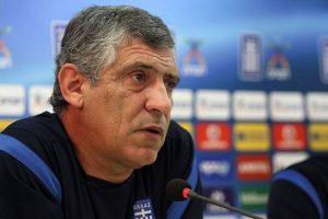 Σάντος: «Όποιος δεν μπορεί, να το πει…» (video)