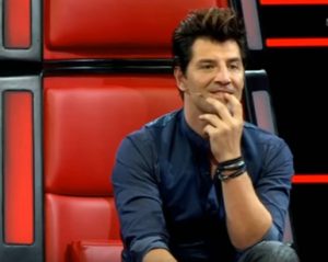 “The Voice” Τραγούδησε Ρουβά και είπε: Είναι το μόνο από τα τραγούδια σου που ξέρω (vid)