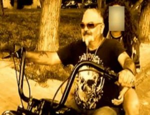Θα τα χάσετε! Η κόρη του Στηβ Ντούζου είναι ίδια με την Τέτα Ντούζου (Video+Photo)