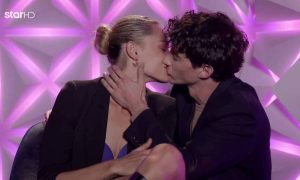 GNTM: Ξέσπασε σε κλάματα η Όλγα – Το «Σ’ αγαπώ» και τα φιλιά στο στόμα με τον Στυλιανό (videos)