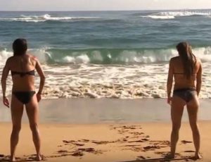 Η… σέξι όψη του Survivor και τα καυτά κορίτσια στην άμμο (video)