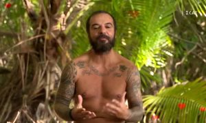 Survivor: Τα πονηρά λόγια του Τριαντάφυλλου προς τη σύζυγό του (video)
