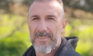 Survivor: Η άγνωστη συγκλονιστική ζωή του Τάκη Καραγκούνια