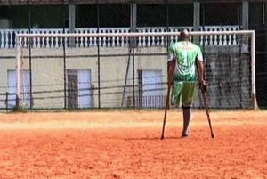 Μαθήματα ζωής από τερματοφύλακα με ένα πόδι (video)